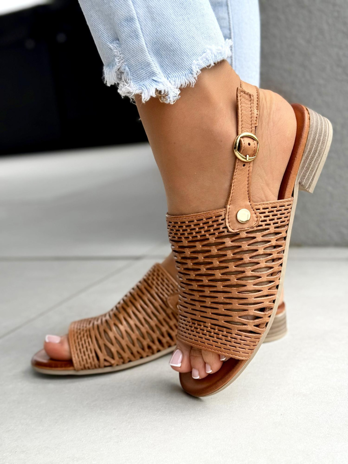 Sandałki damskie ze skóry naturalnej