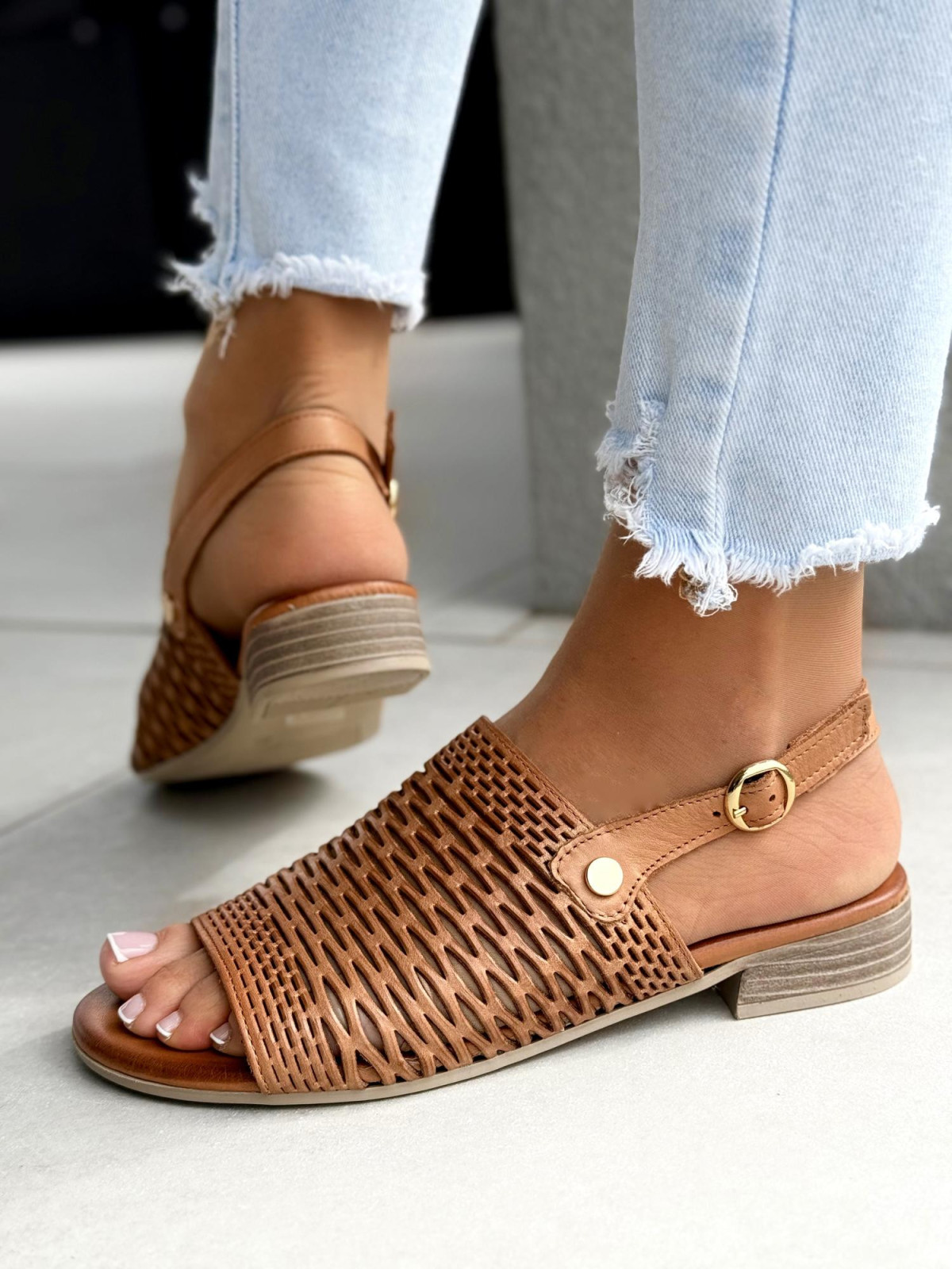 Sandałki damskie ze skóry naturalnej