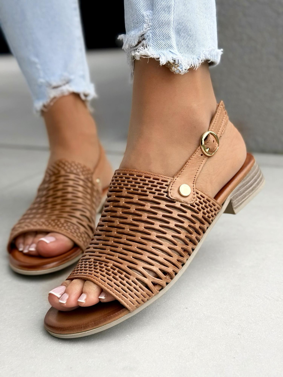 Sandałki damskie ze skóry naturalnej