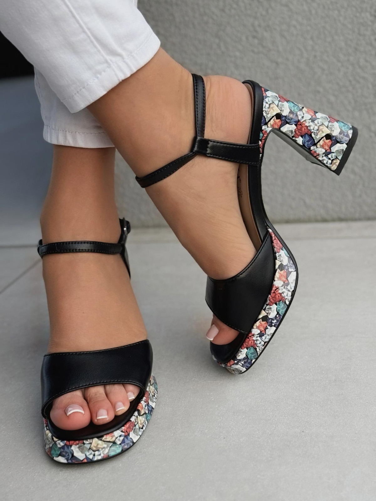 Sandałki damskie ze skóry naturalnej