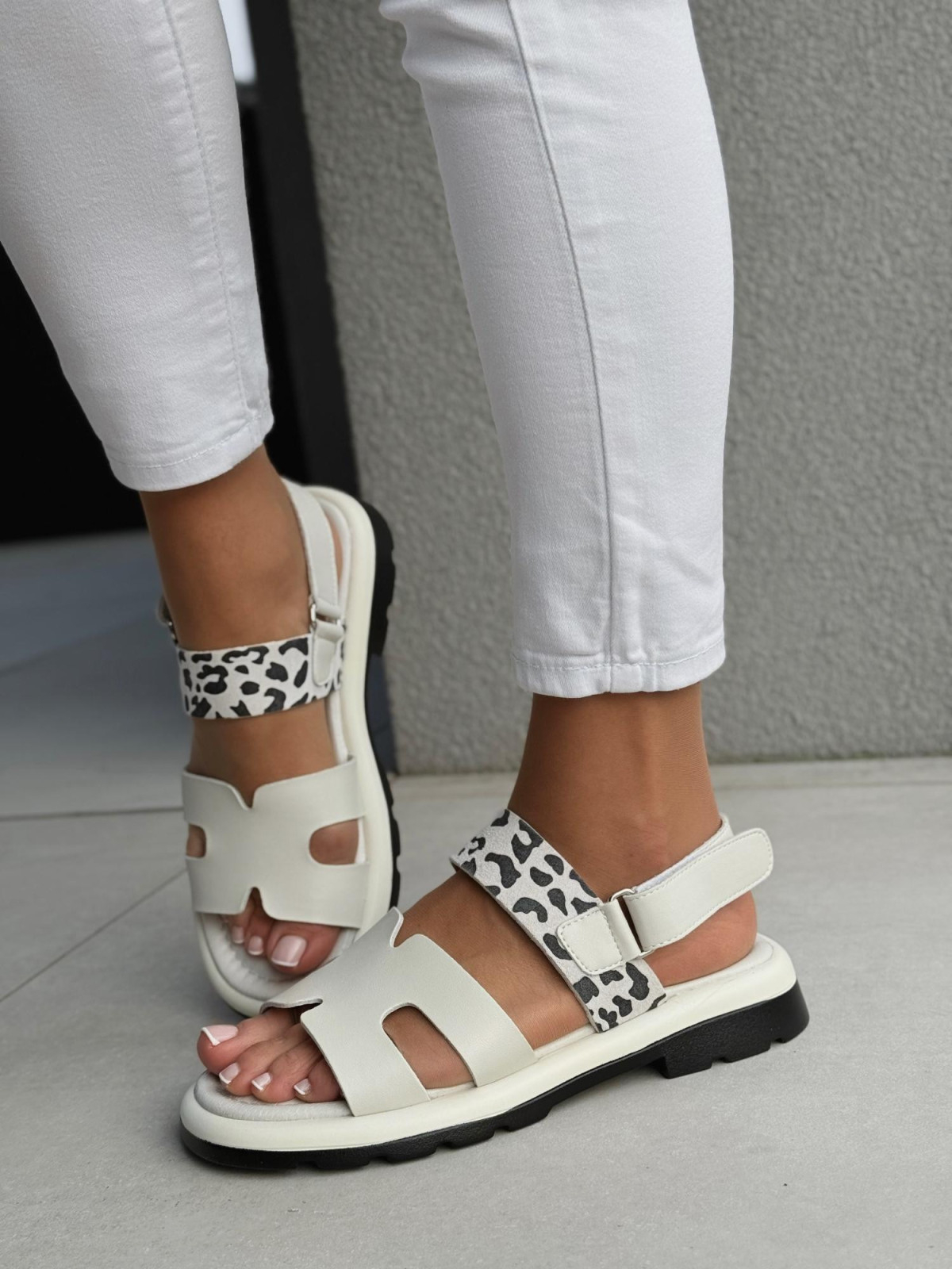 Sandałki damskie ze skóry naturalnej