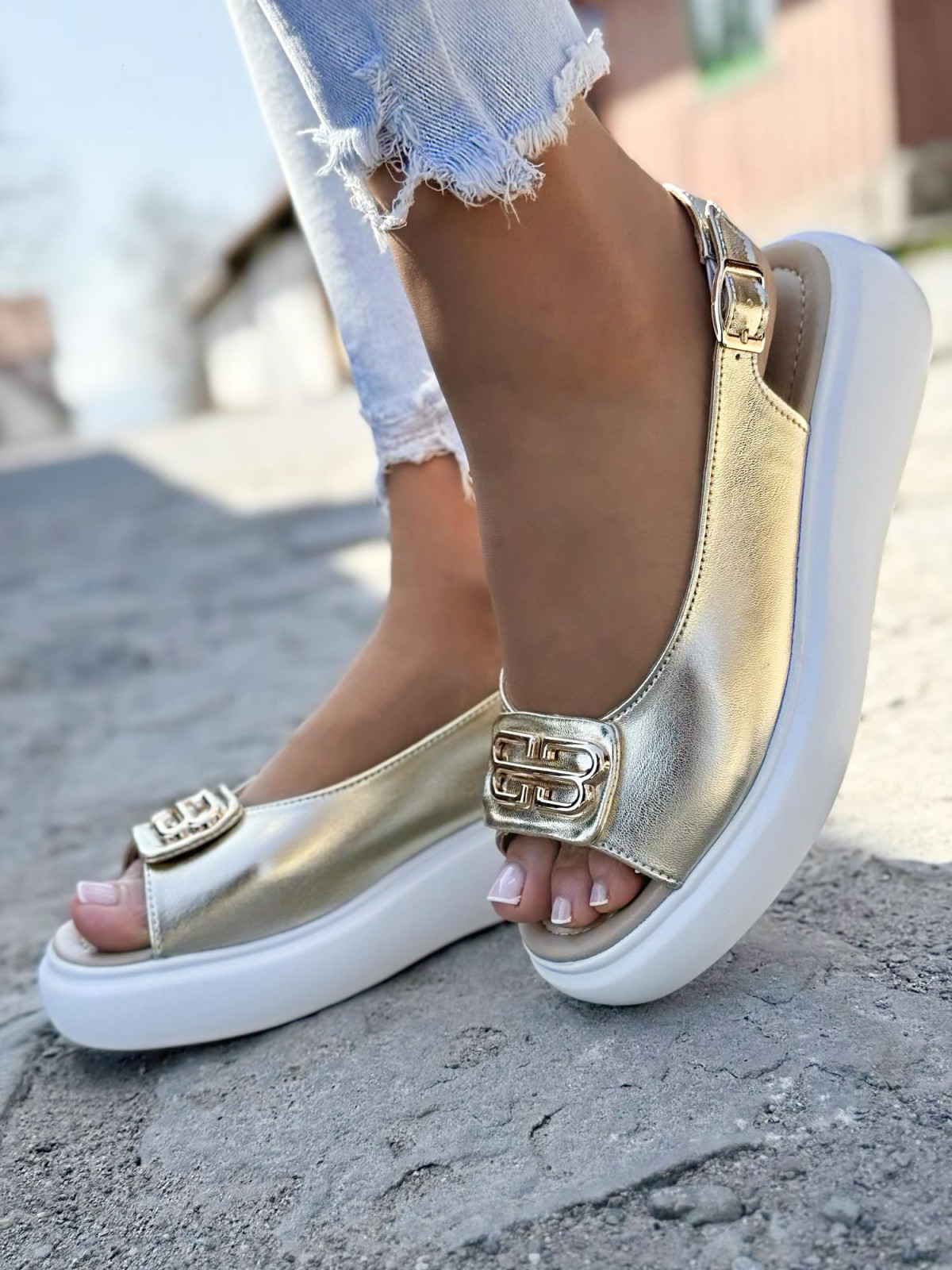 Sandałki damskie ze skóry naturalnej