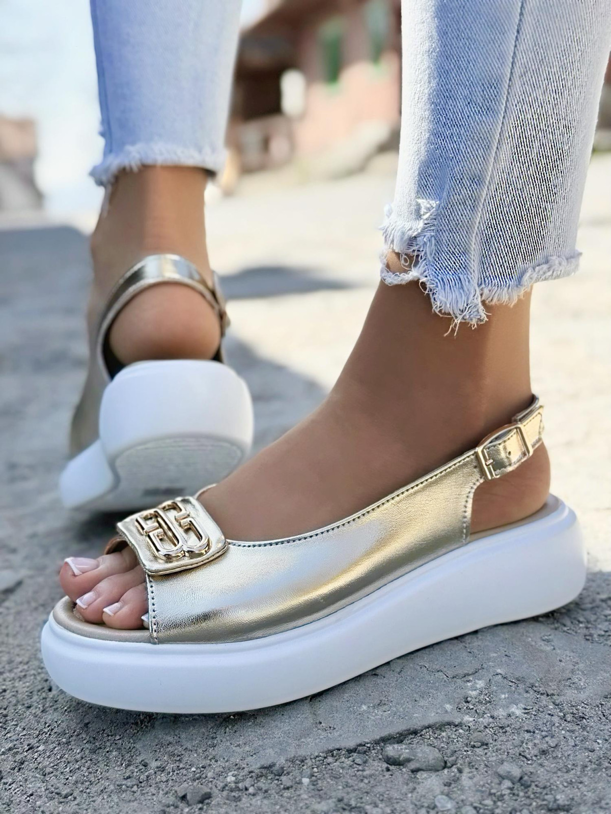 Sandałki damskie ze skóry naturalnej