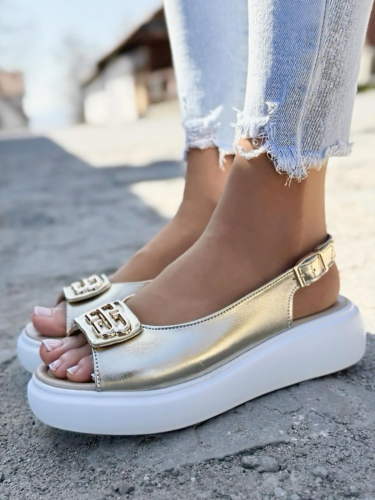 Sandałki damskie ze skóry naturalnej