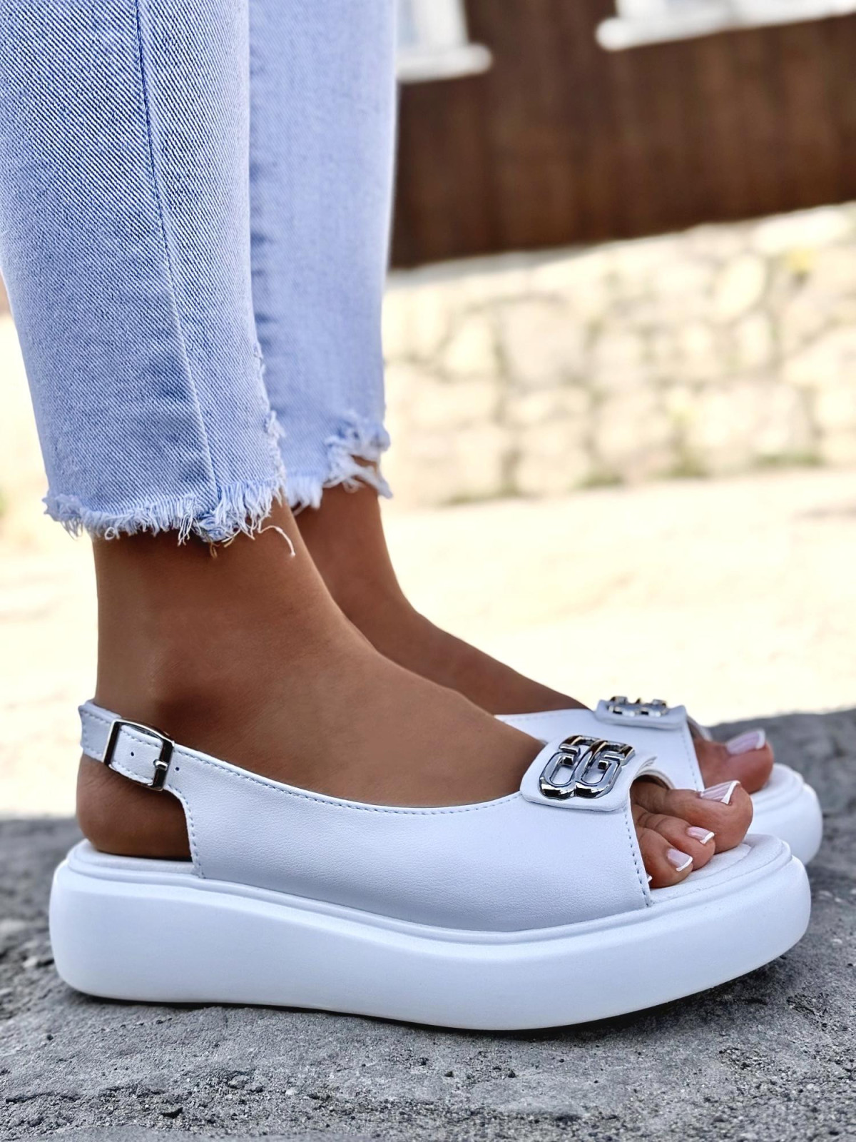 Sandałki damskie ze skóry naturalnej