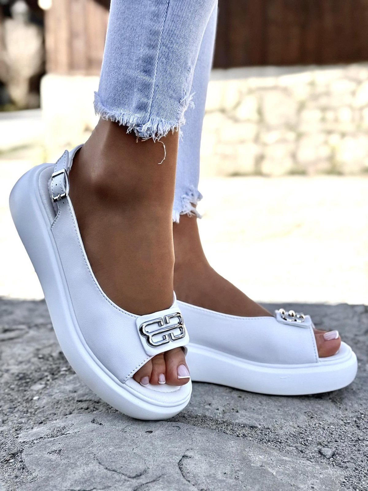 Sandałki damskie ze skóry naturalnej