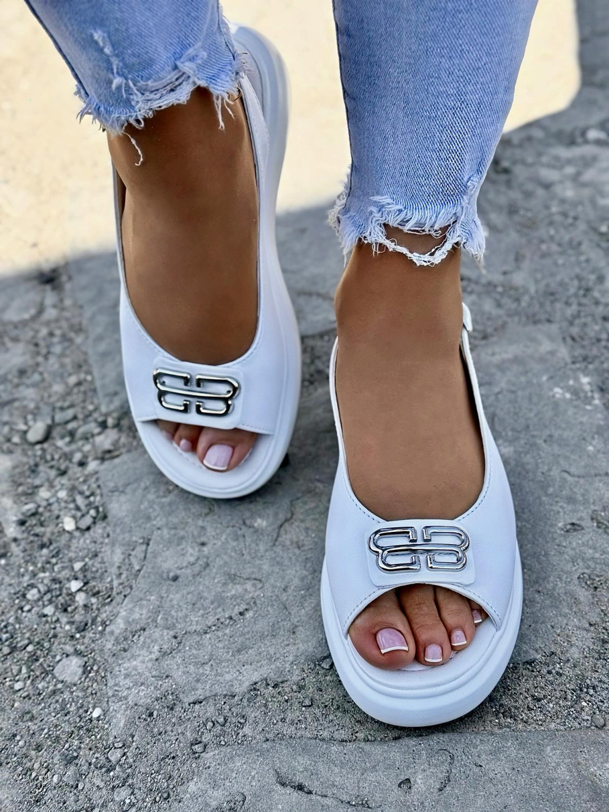 Sandałki damskie ze skóry naturalnej