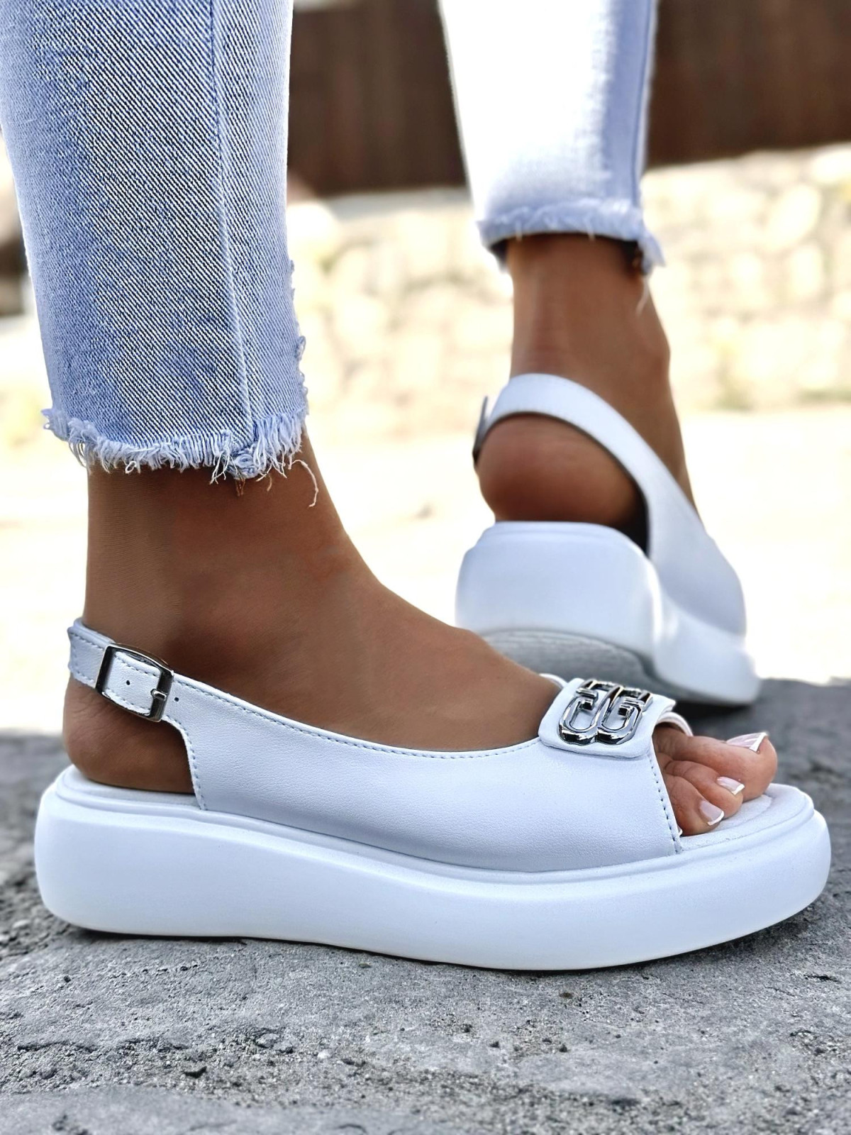 Sandałki damskie ze skóry naturalnej