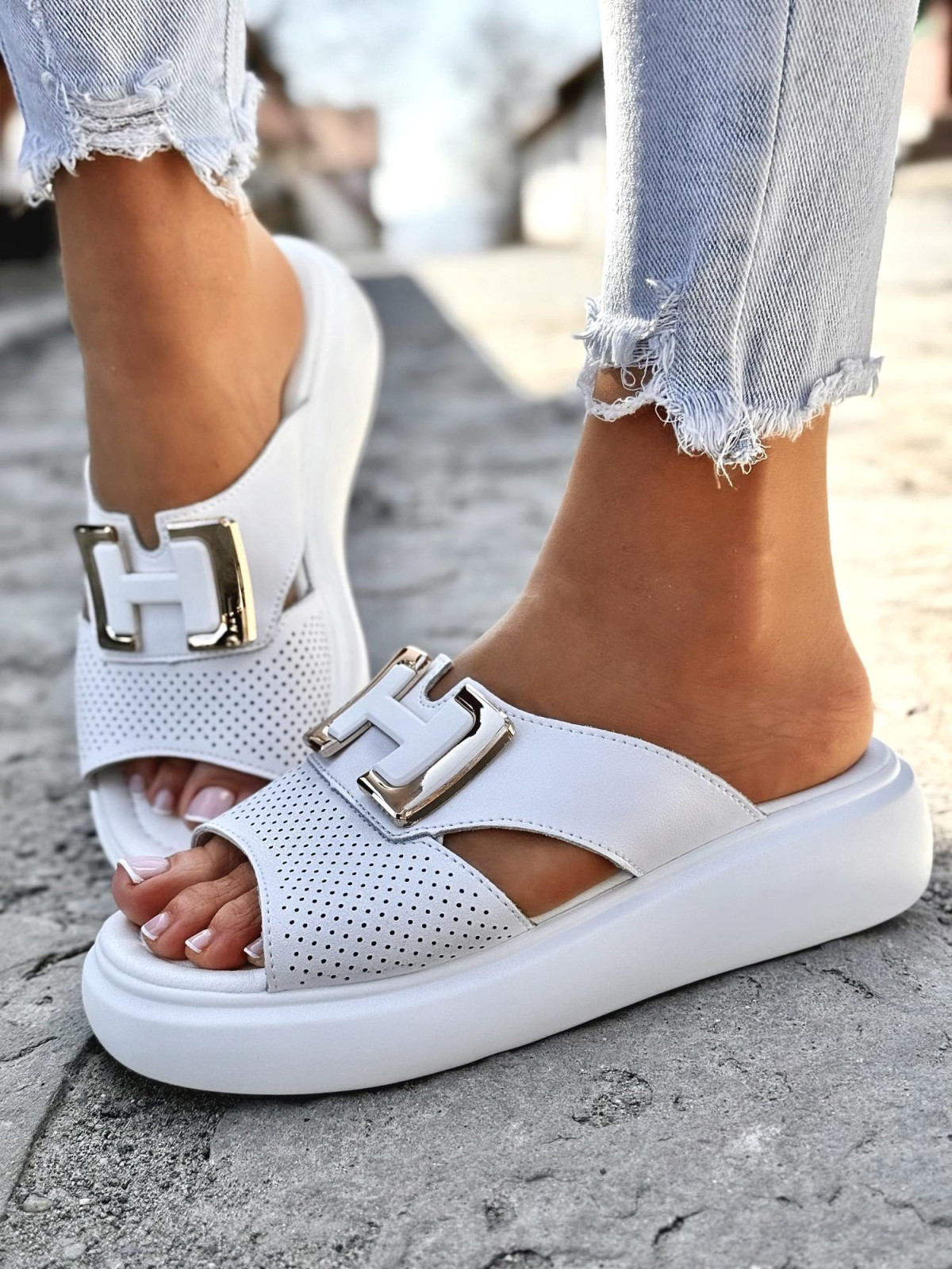 Klapki damskie ze skóry naturalnej