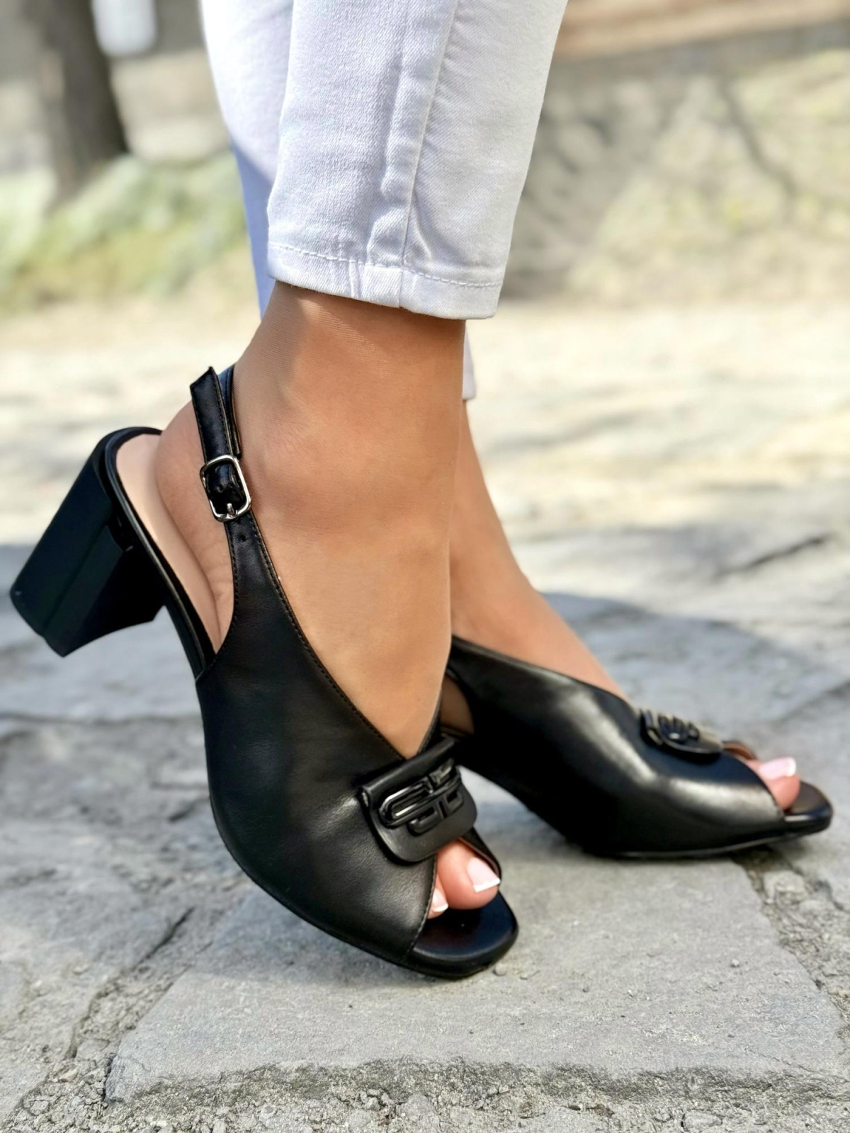 Sandałki damskie ze skóry naturalnej