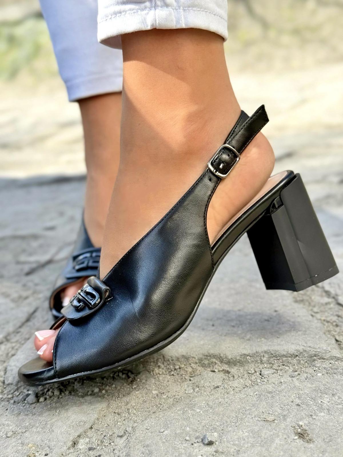 Sandałki damskie ze skóry naturalnej