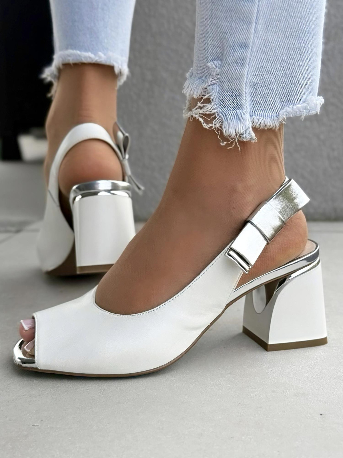 Sandałki damskie ze skóry naturalnej