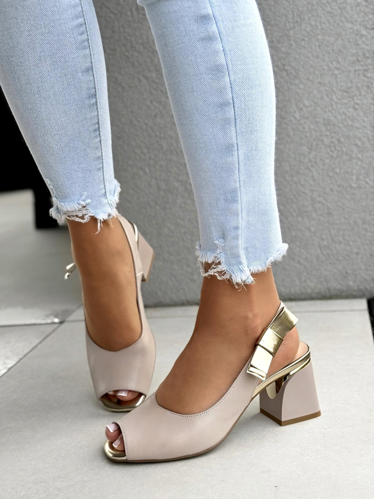 Sandałki damskie ze skóry naturalnej