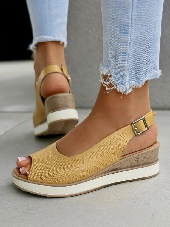 Sandałki damskie ze skóry naturalnej