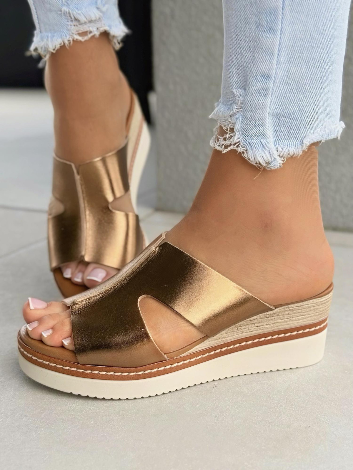 Klapki damskie ze skóry naturalnej