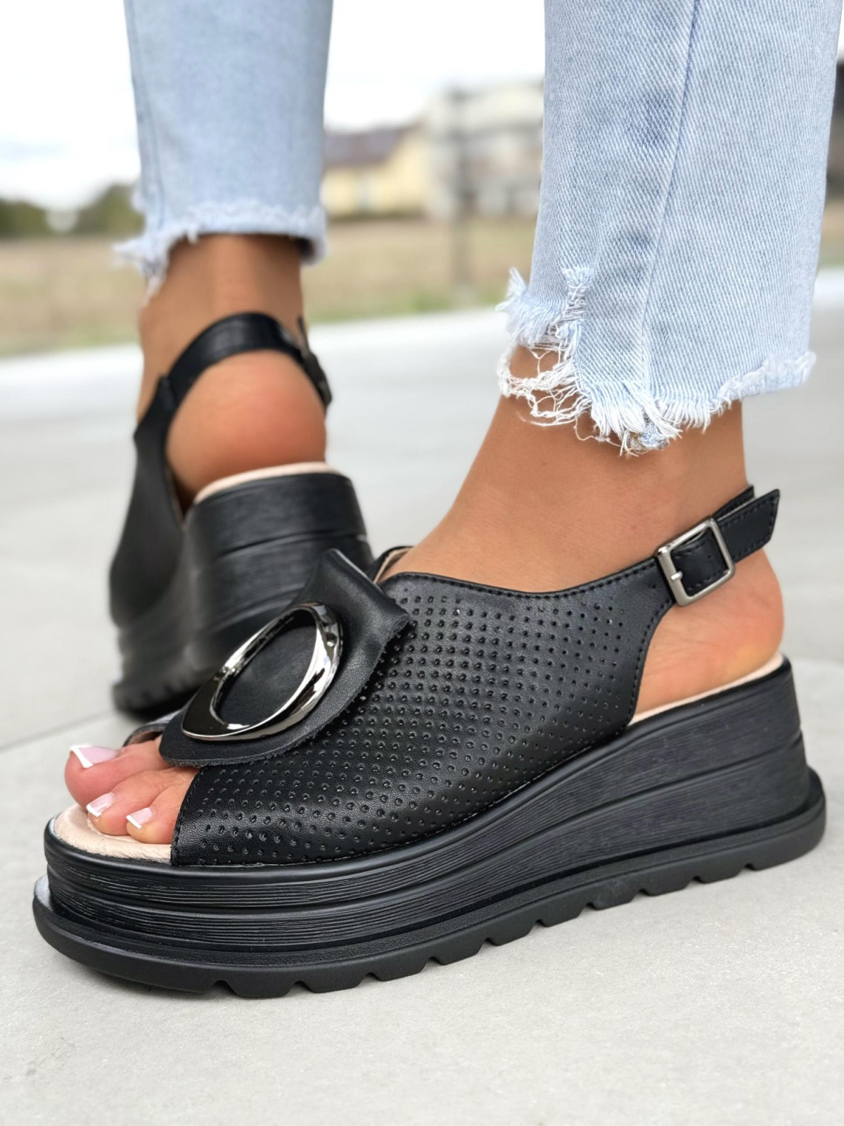 Sandałki damskie ze skóry naturalnej