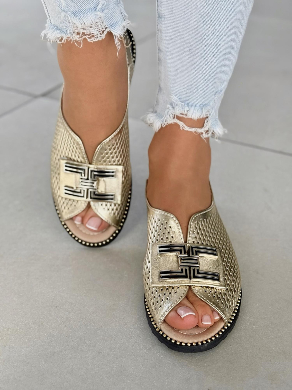 Sandałki damskie ze skóry naturalnej