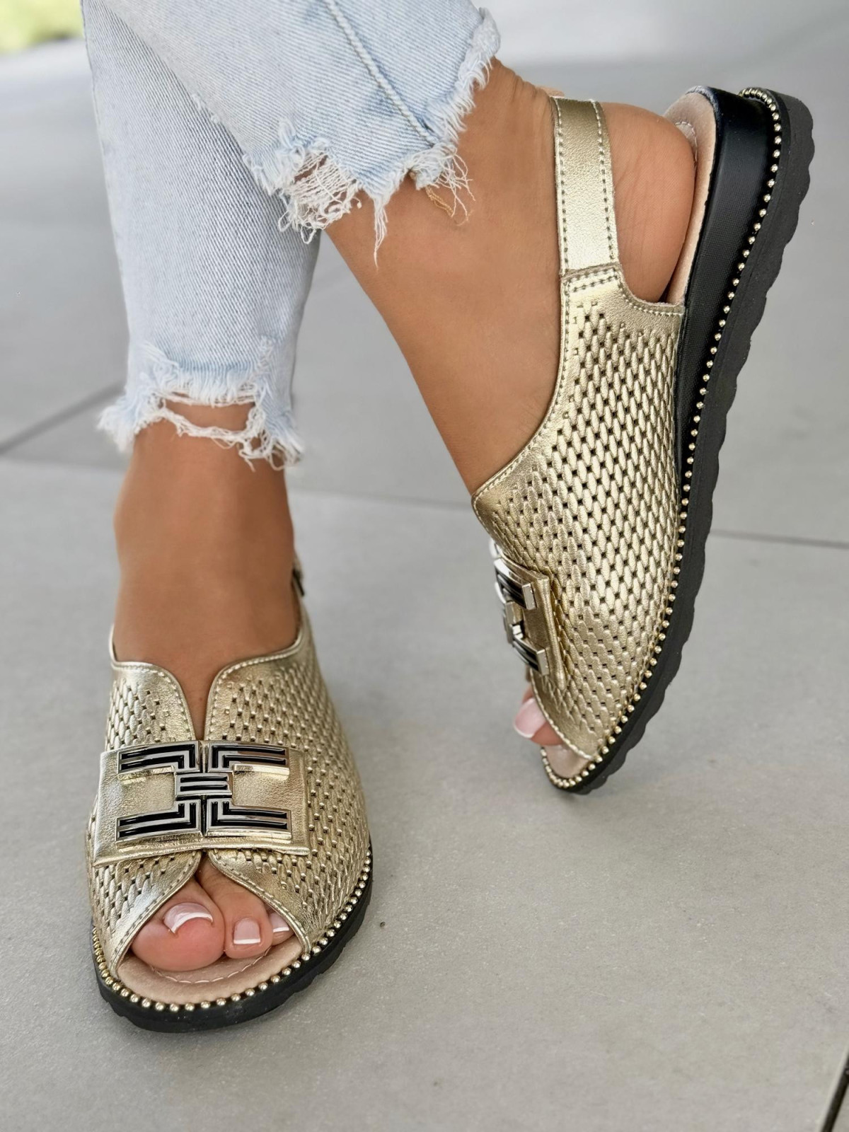 Sandałki damskie ze skóry naturalnej