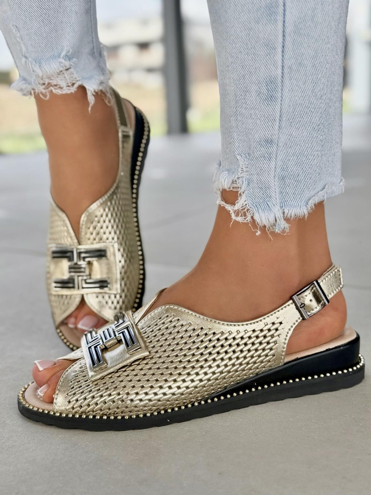 Sandałki damskie ze skóry naturalnej