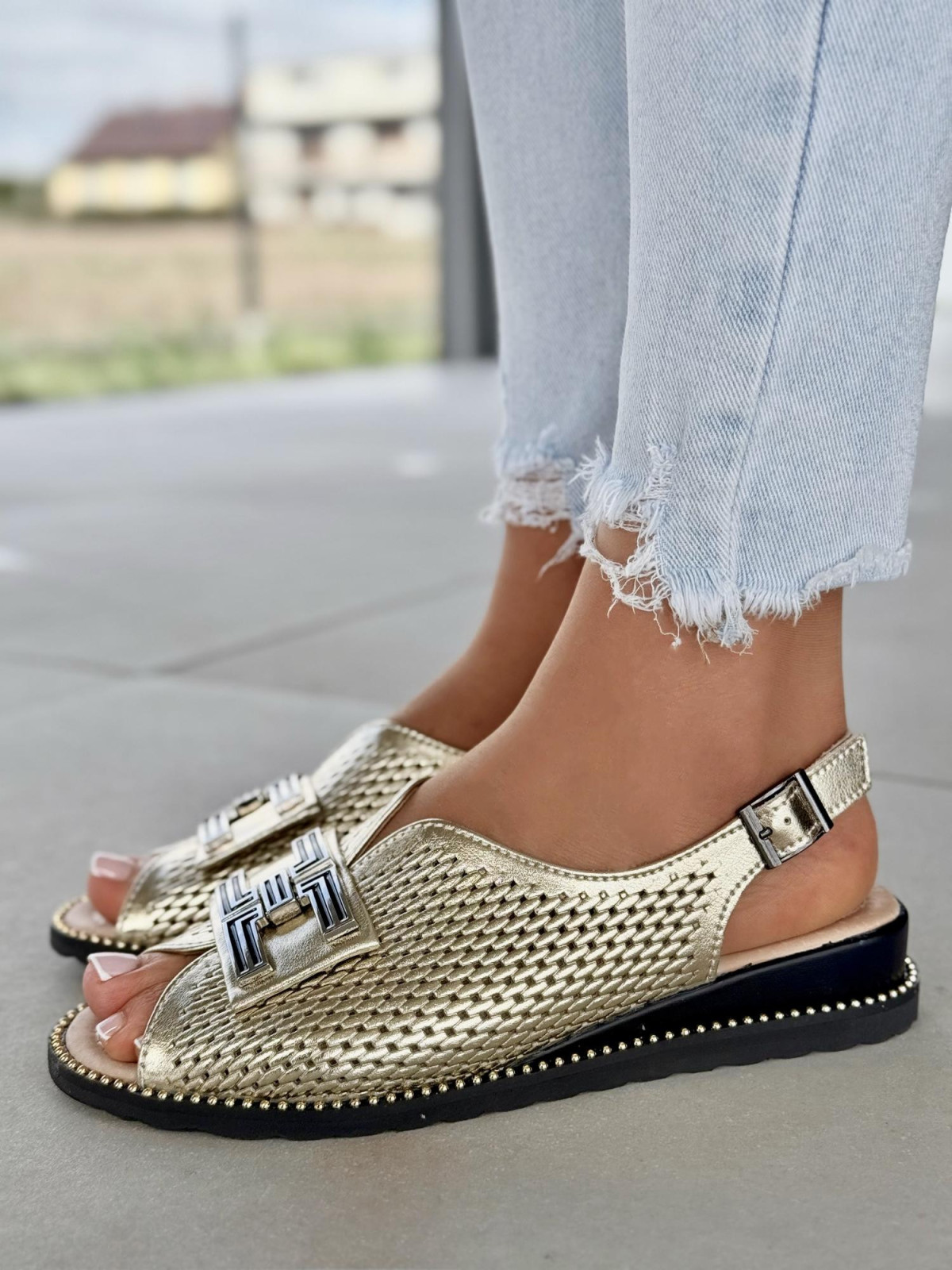 Sandałki damskie ze skóry naturalnej