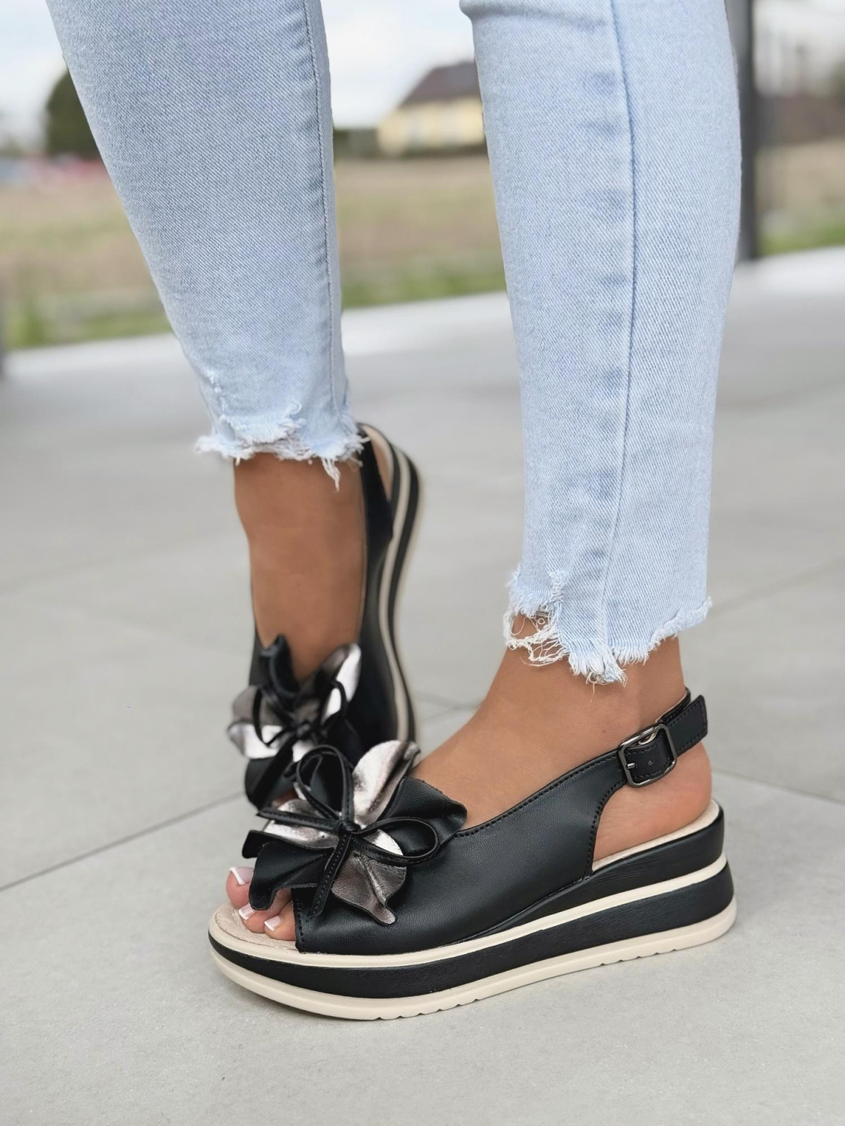 Sandałki damskie ze skóry naturalnej