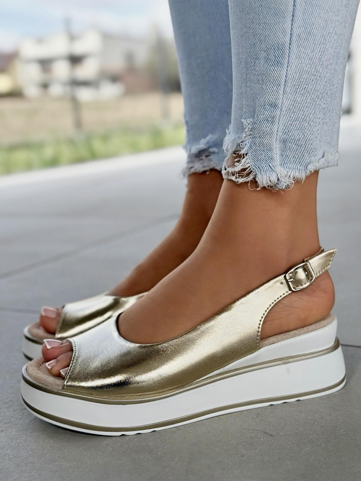 Sandałki damskie ze skóry naturalnej