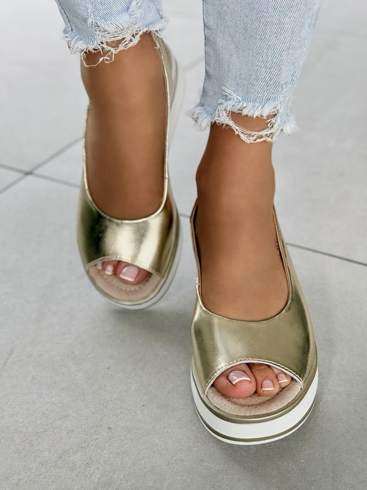 Sandałki damskie ze skóry naturalnej