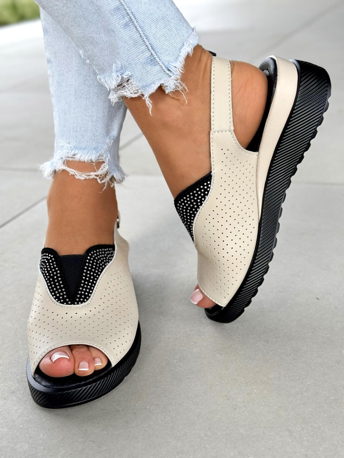 Sandałki damskie ze skóry naturalnej