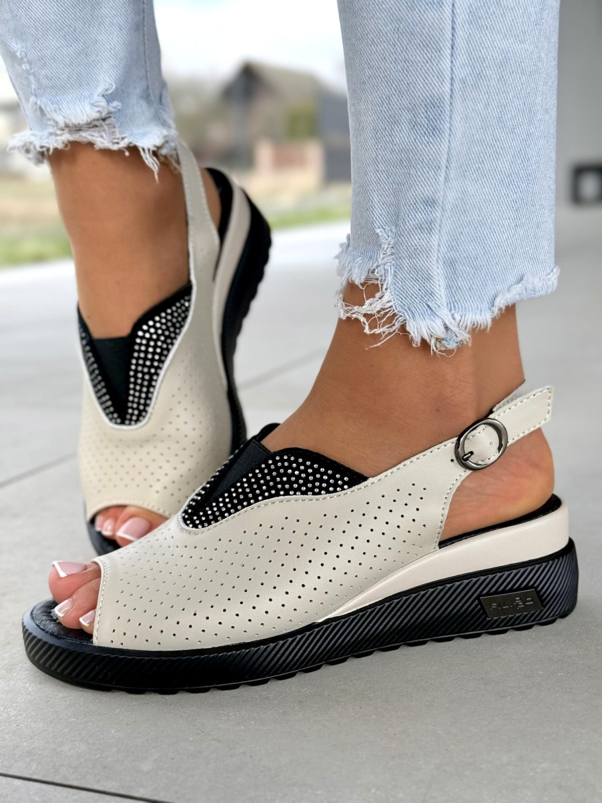 Sandałki damskie ze skóry naturalnej