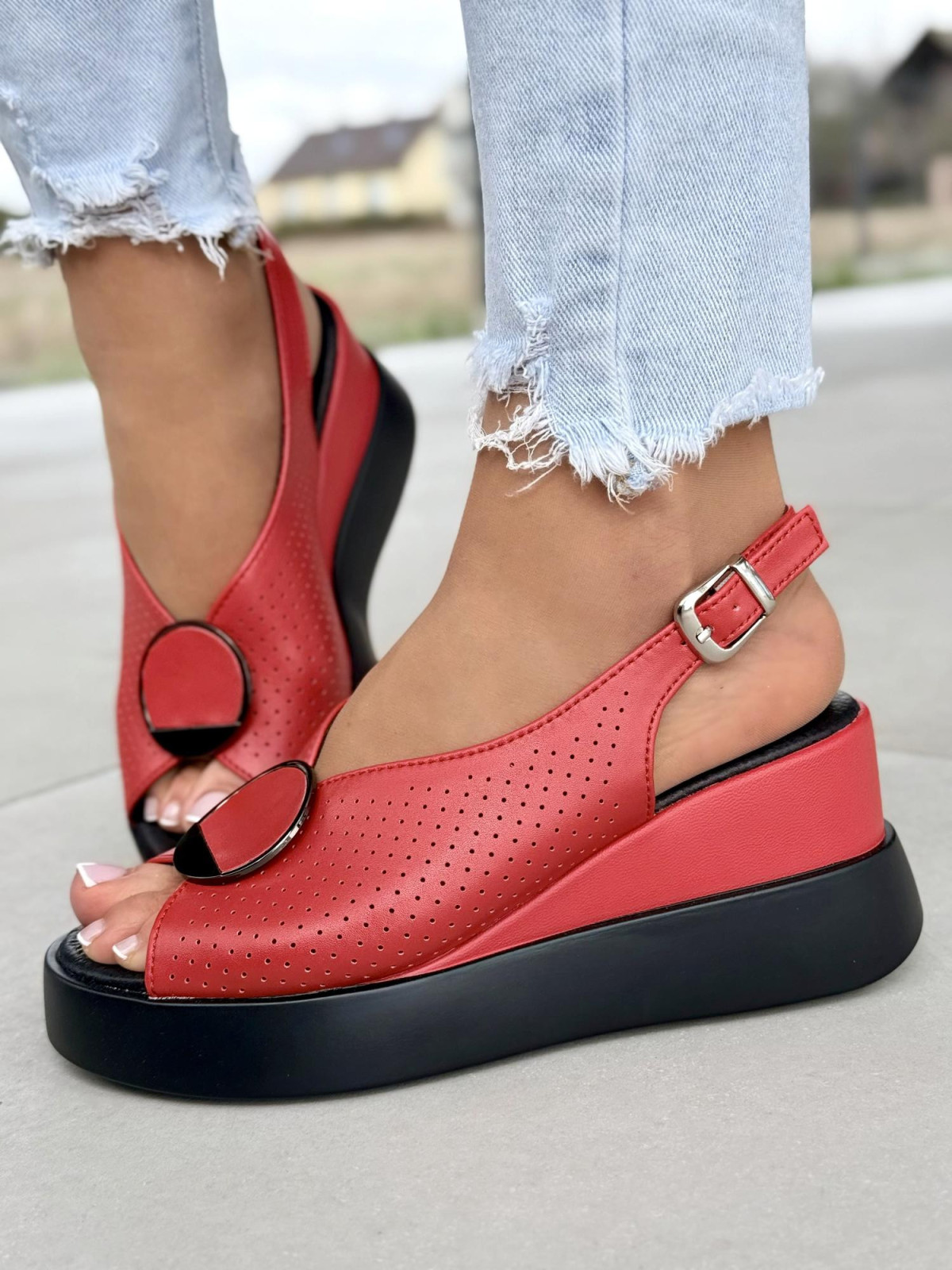 Sandałki damskie ze skóry naturalnej