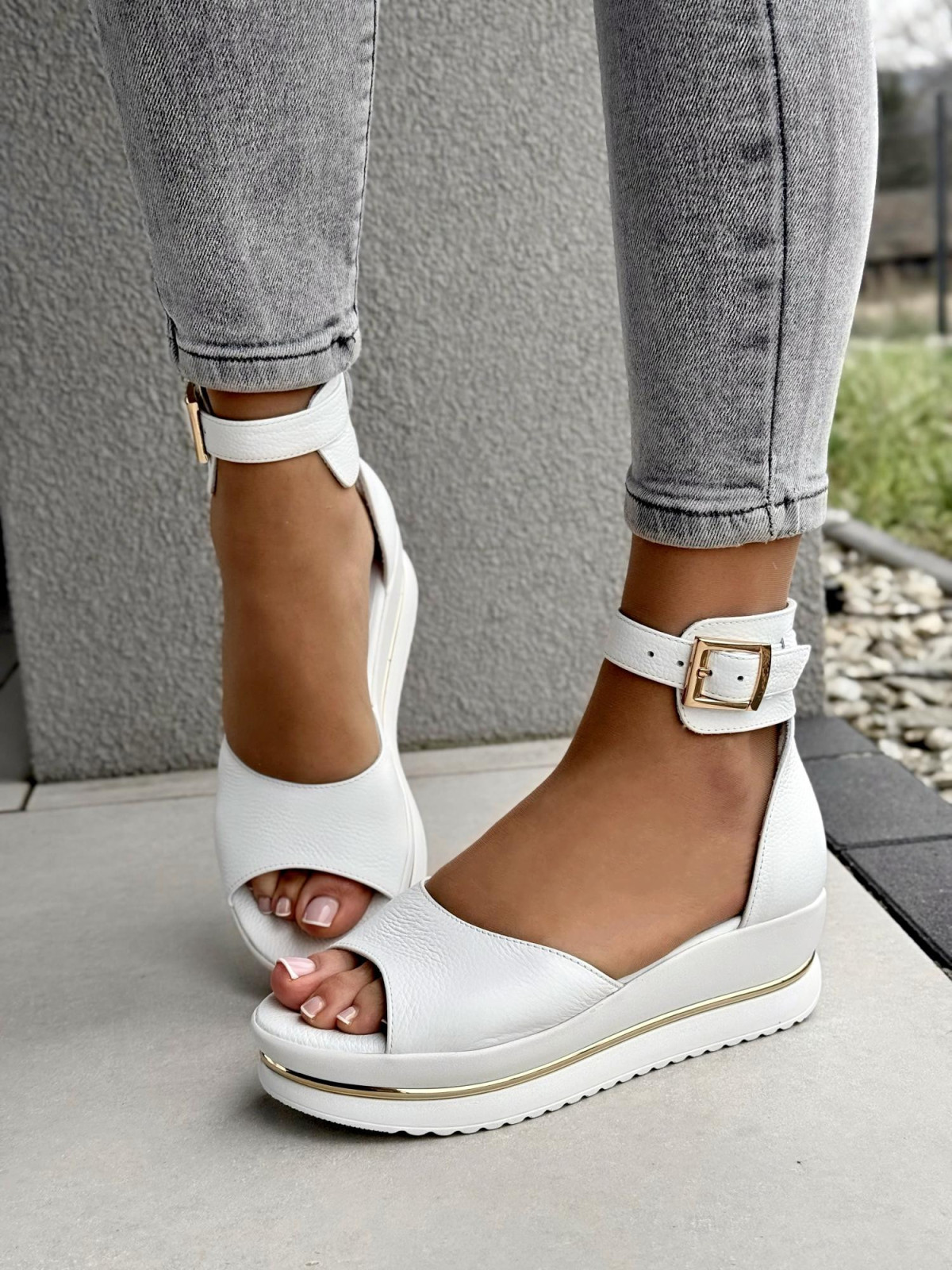 Sandałki damskie ze skóry naturalnej