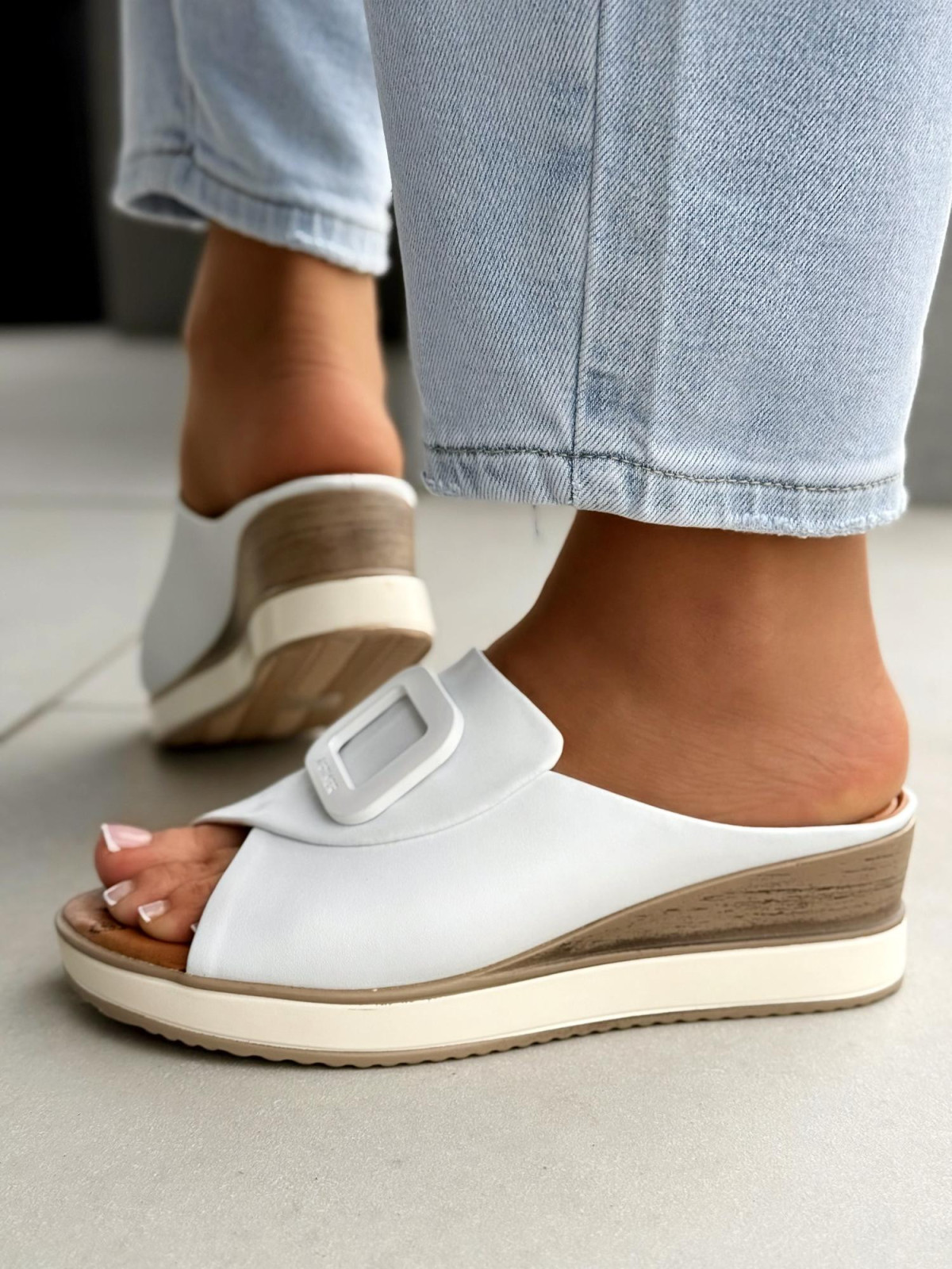 Klapki damskie ze skóry naturalnej