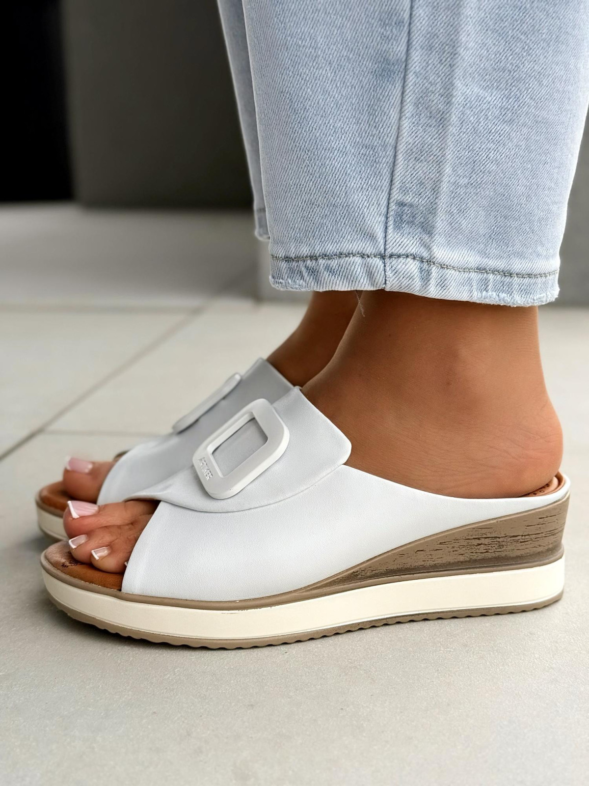 Klapki damskie ze skóry naturalnej