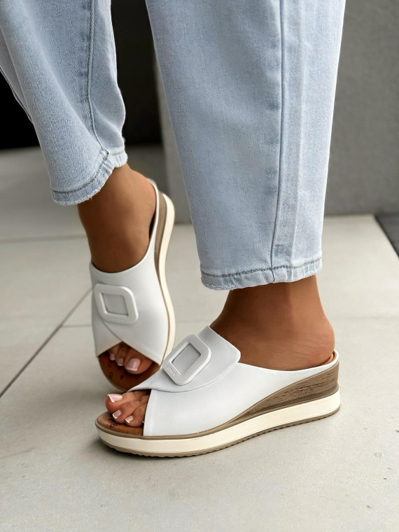 Klapki damskie ze skóry naturalnej