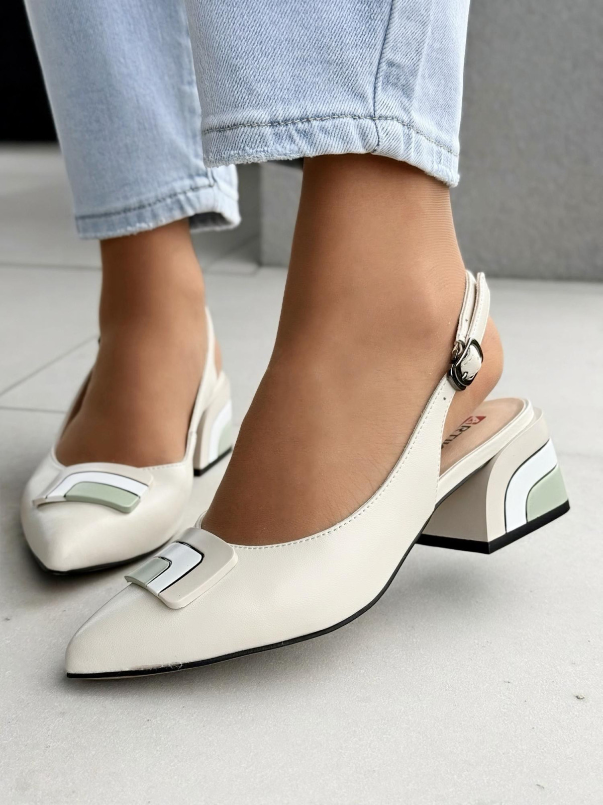 Sandałki damskie ze skóry naturalnej