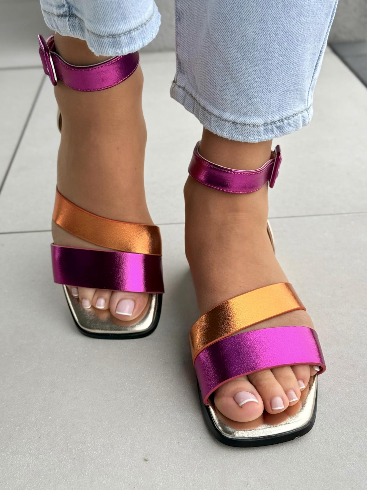 Sandałki damskie ze skóry naturalnej