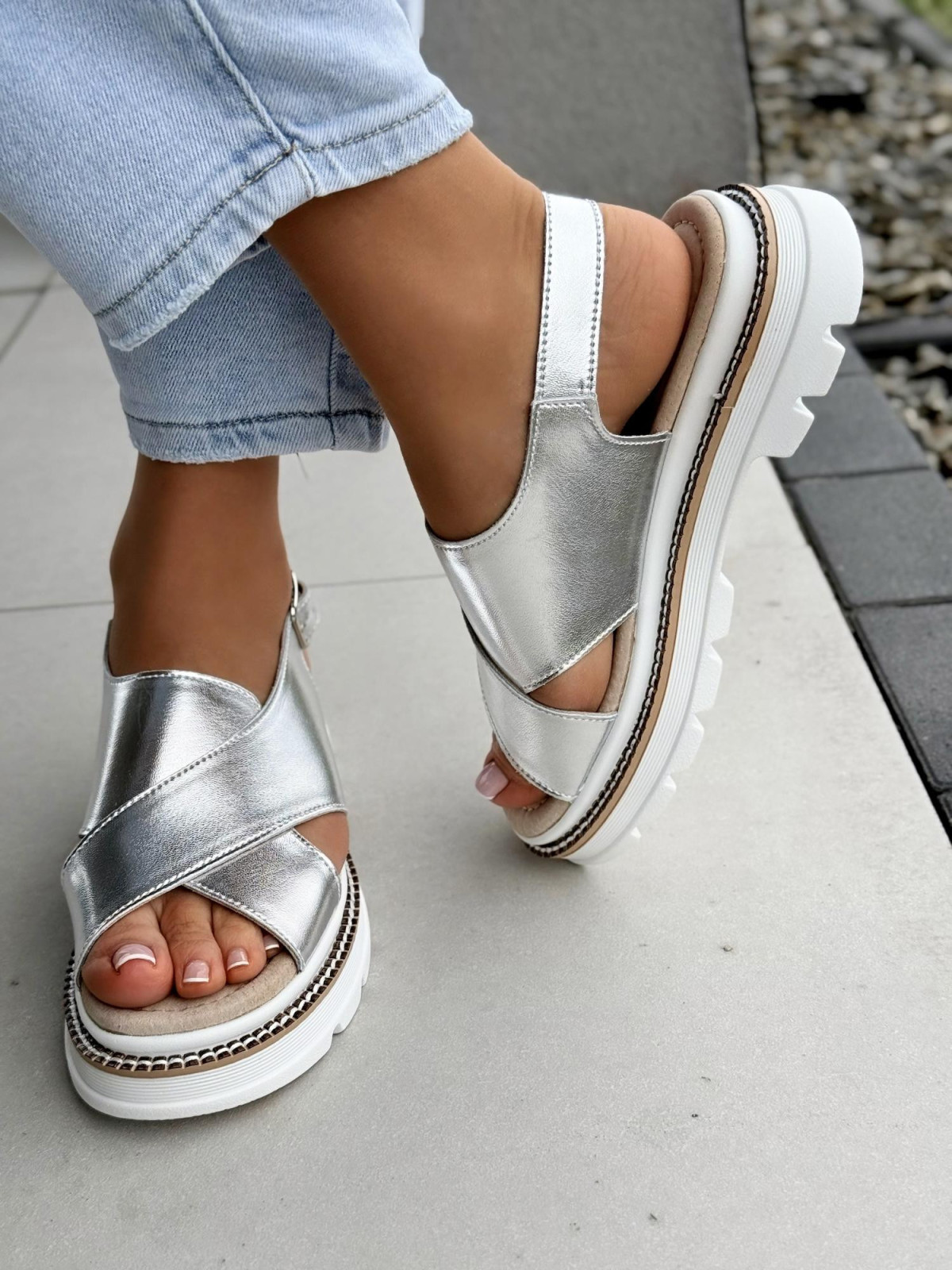 Sandałki damskie ze skóry naturalnej