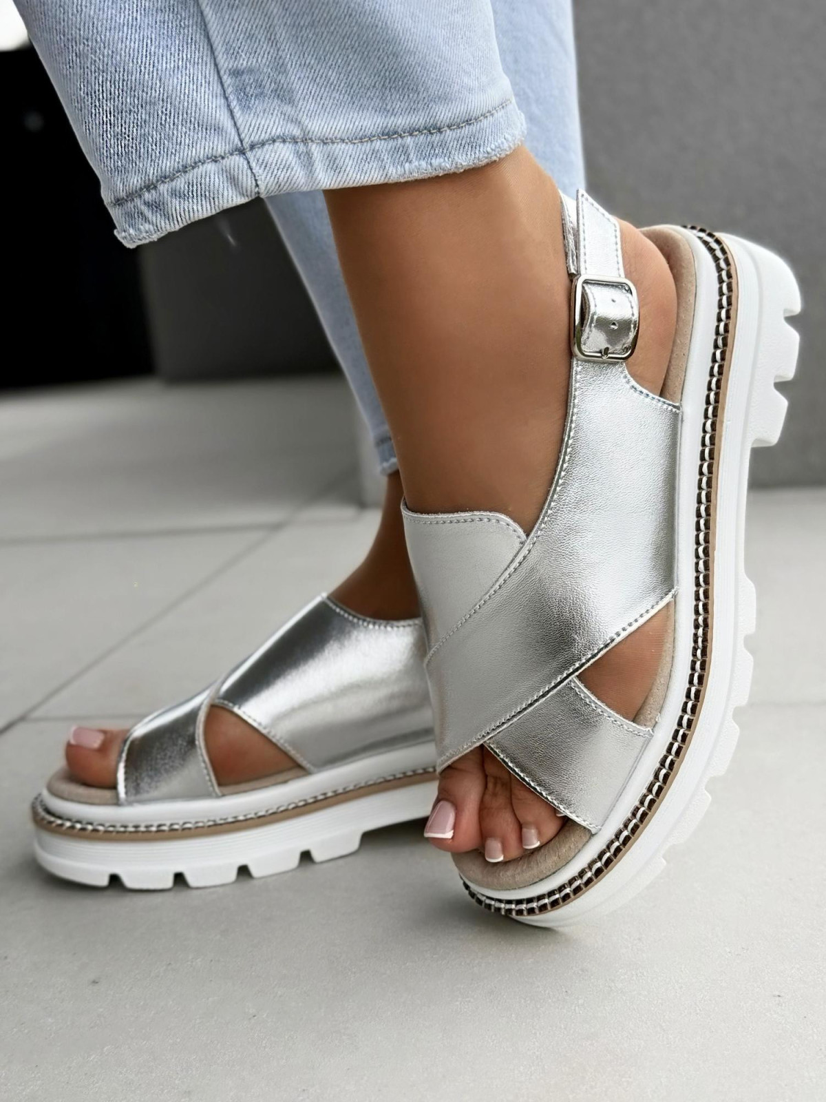 Sandałki damskie ze skóry naturalnej