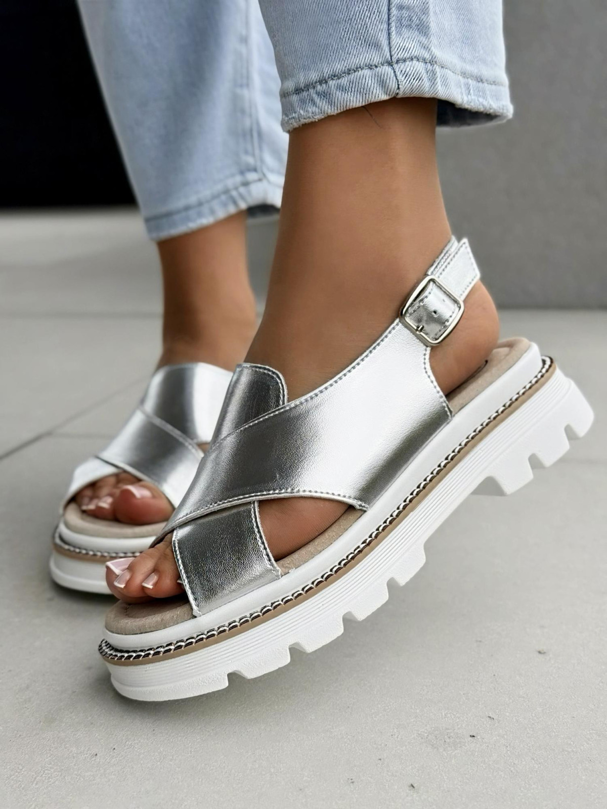 Sandałki damskie ze skóry naturalnej