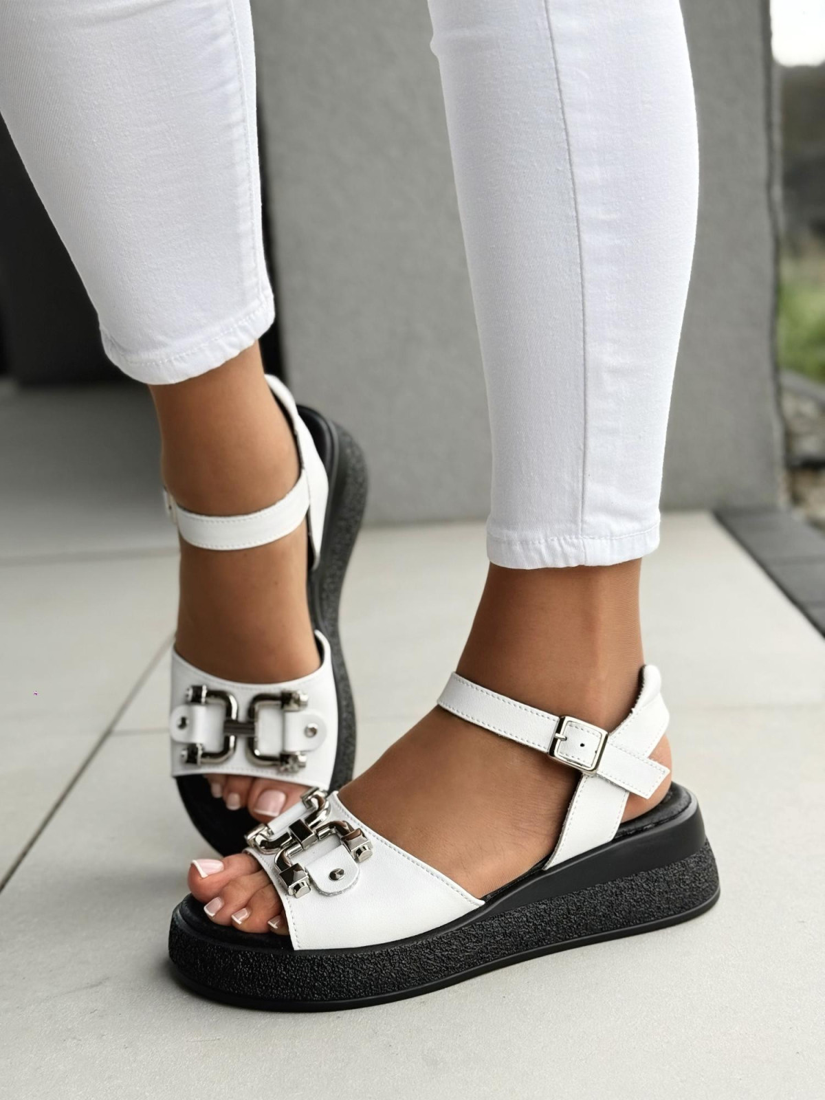 Sandałki damskie ze skóry naturalnej