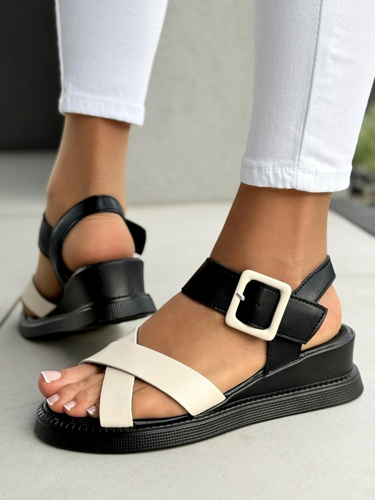 Sandałki damskie ze skóry naturalnej