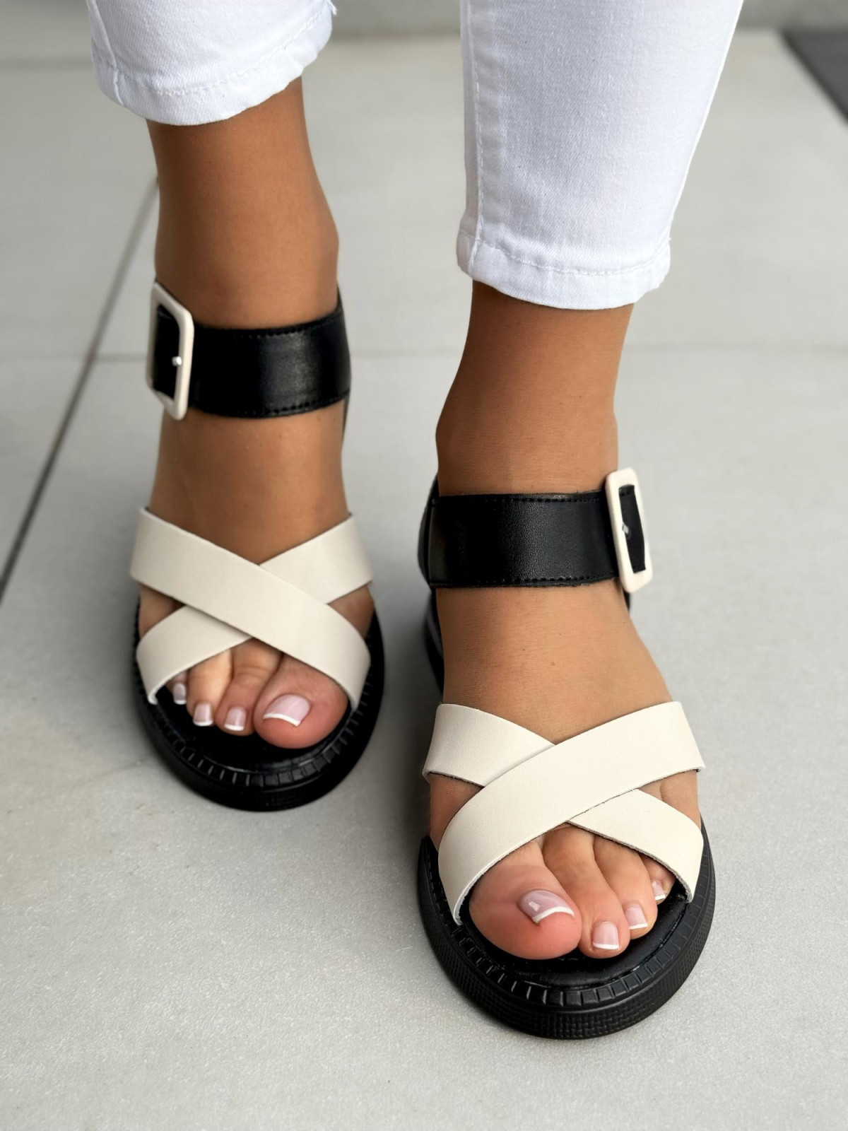 Sandałki damskie ze skóry naturalnej