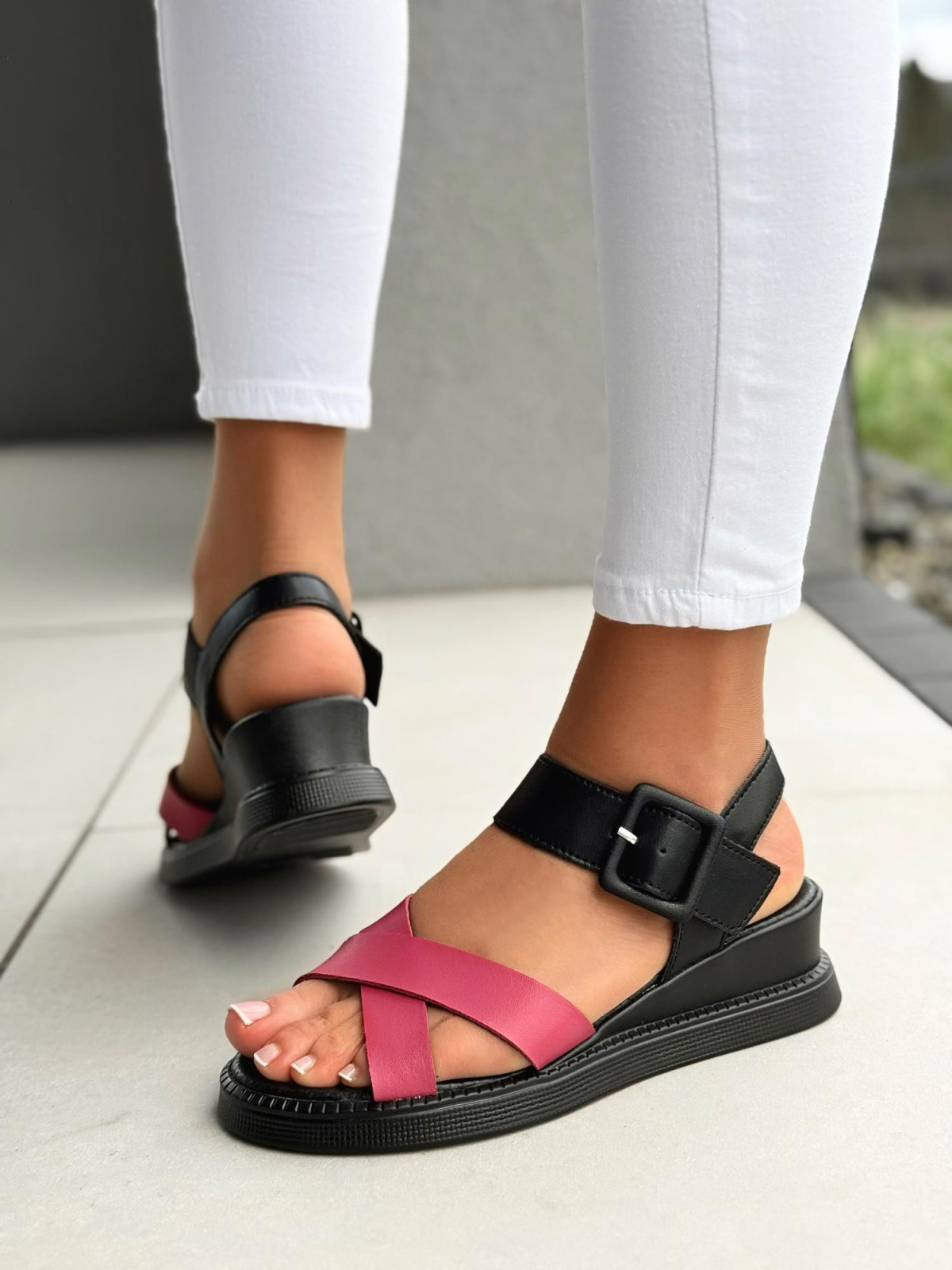 Sandałki damskie ze skóry naturalnej