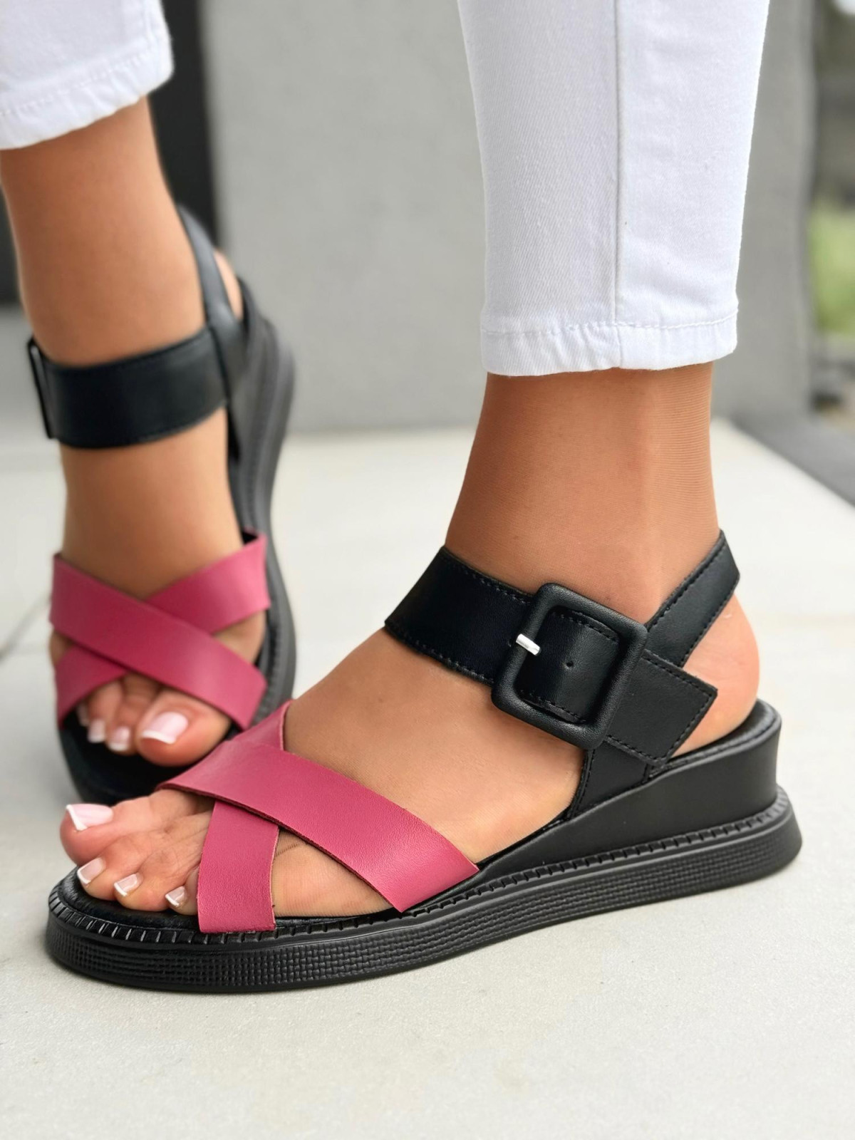 Sandałki damskie ze skóry naturalnej