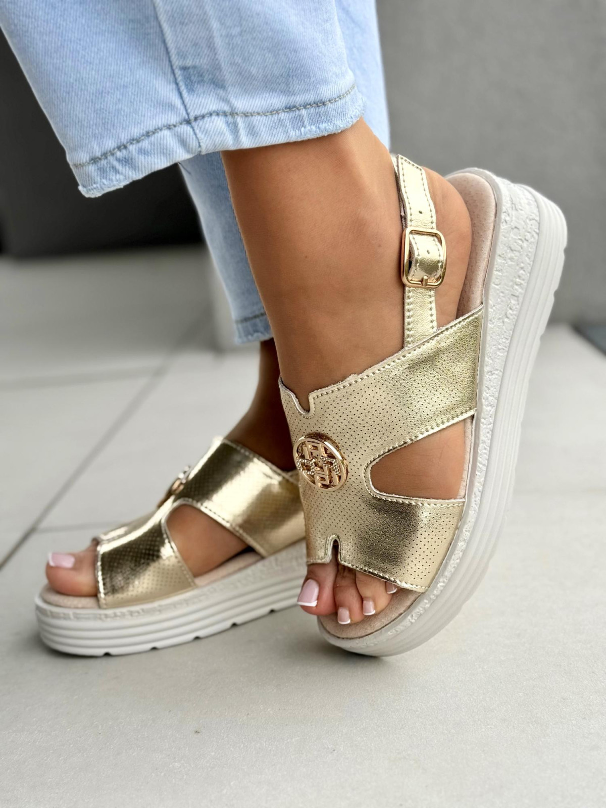 Sandałki damskie ze skóry naturalnej