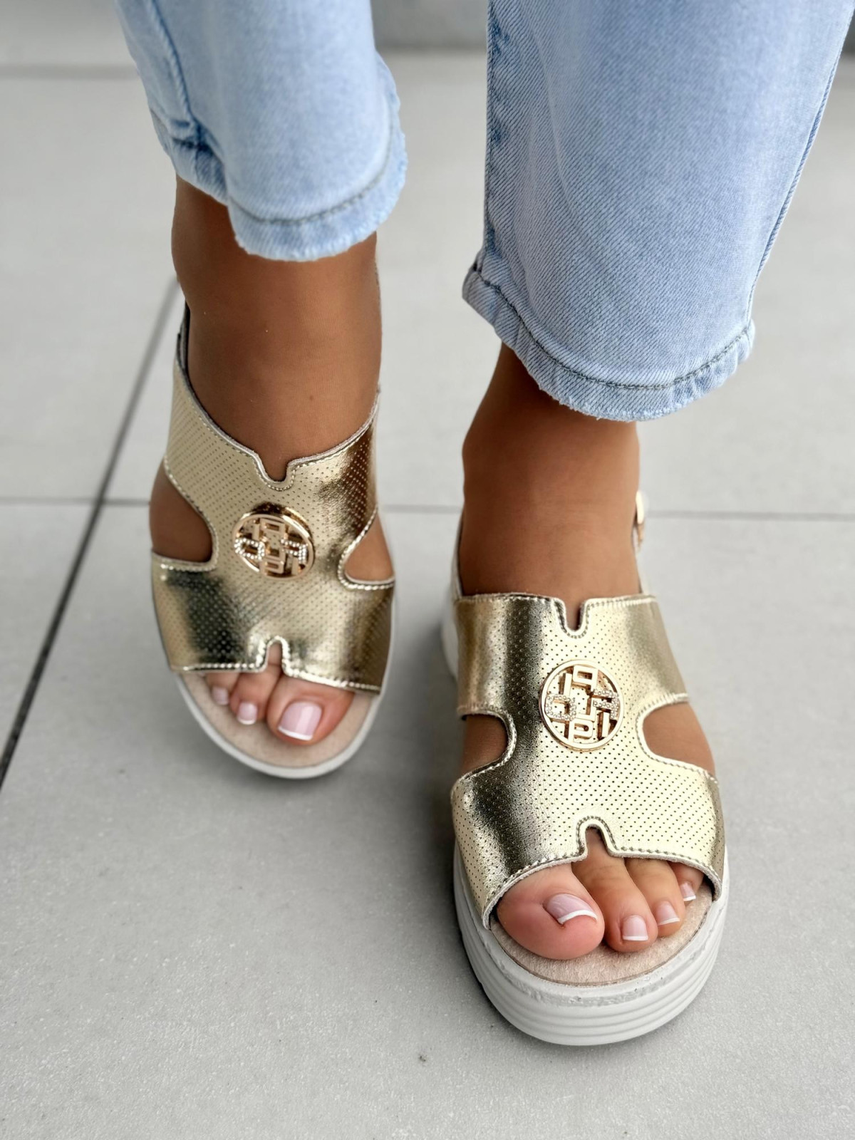 Sandałki damskie ze skóry naturalnej