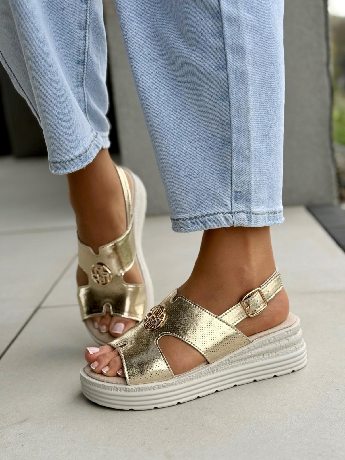 Sandałki damskie ze skóry naturalnej