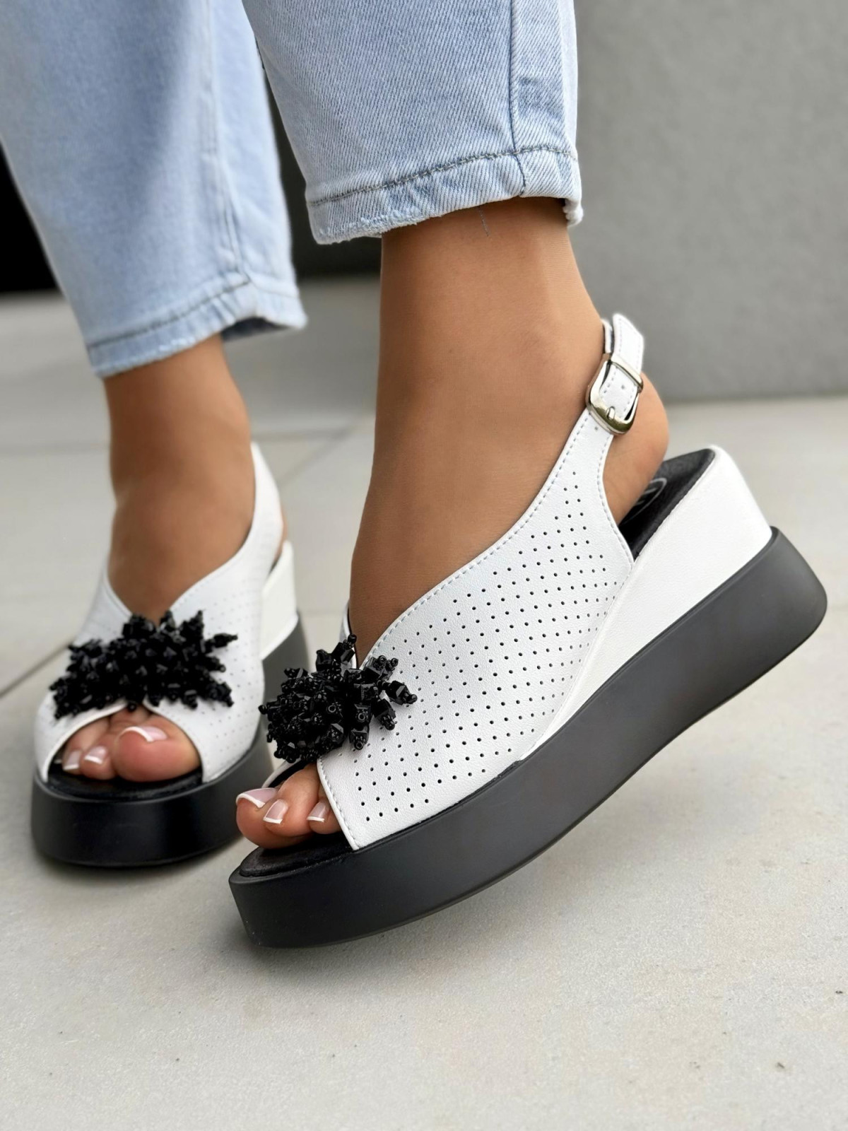 Sandałki damskie ze skóry naturalnej