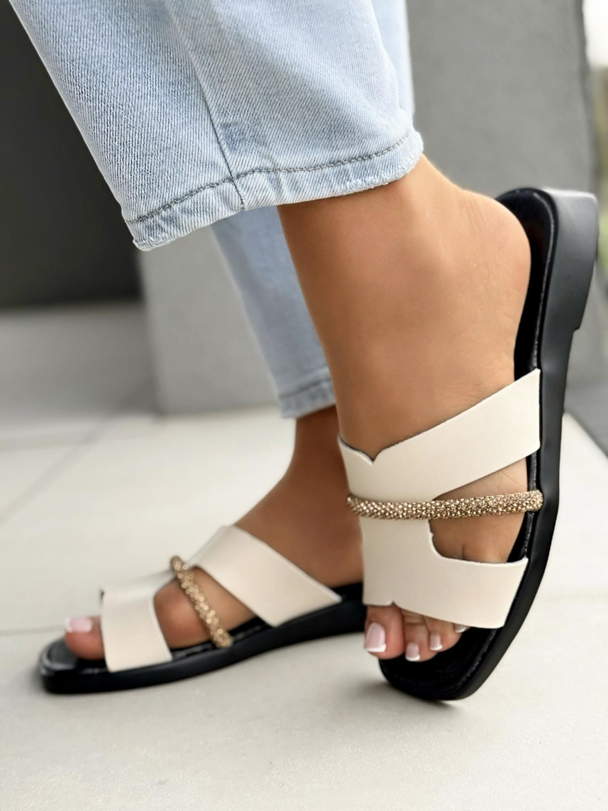 Klapki damskie ze skóry naturalnej