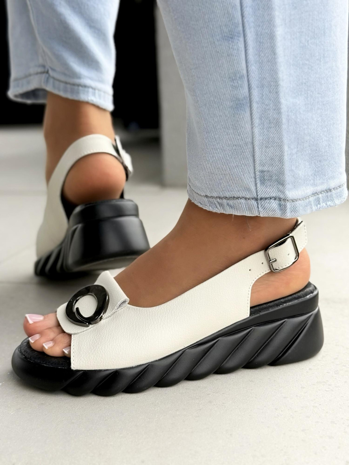 Sandałki damskie ze skóry naturalnej